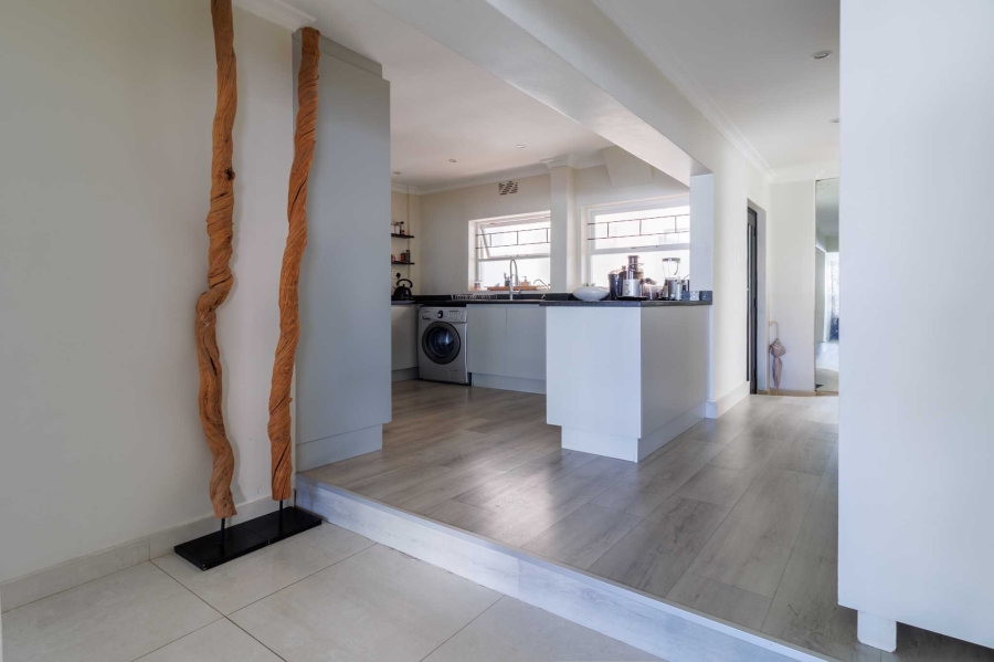 To Let 2 Bedroom Property for Rent in Sea Point Western Cape